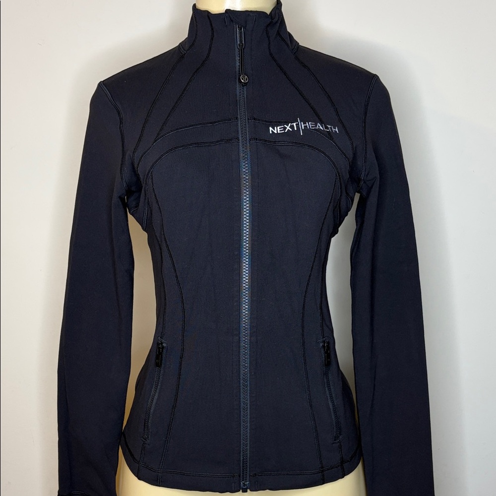 Lululemon Women's Thumbholes Black Jacket Size 6 - Picture 3 of 7